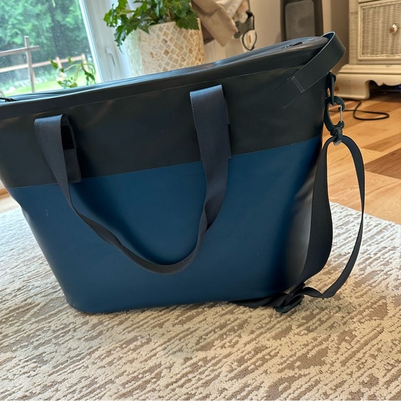 Hydroflask 18L Day Escape Soft Cooler Tote Bag blue - Picture 3 of 7